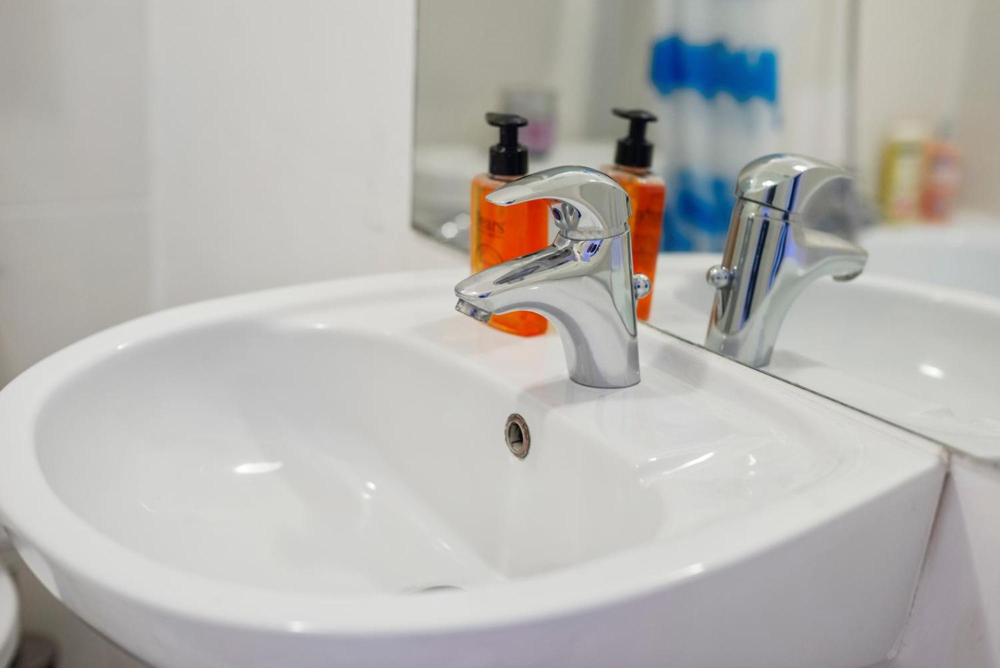 Modern Living In The Heart Of Covent Garden! No Lift 6Bc *